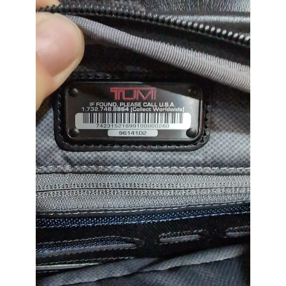TUMI ALPHA 2 Expandable Laptop Briefcase Black Leather Model 96141 D2 READ